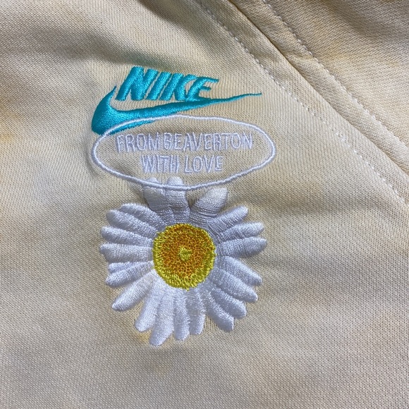 Nike sweatshirt - Picture 2 of 4